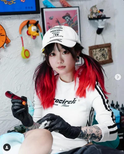 TiniMini_pl - Ehh taką mógłbym cimcimcirim, ale nie dla psa kiełbasa. #przegryw #japo...