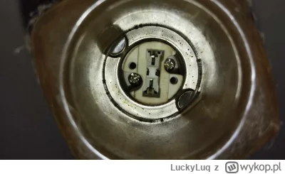 LuckyLuq - #elektryka 
Cześć Czy orientuje się ktoś pod jaki gwint żarówki jest to gn...