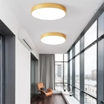 P.....o - @itsoverfor_chlop: 1. Szafa przy wejściu powinna na samym dole mieć wnękę n...