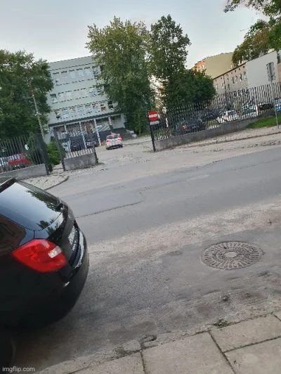 Silklash - Idę sobie obok komendy gdzie tajger dzisiaj był skonfidencić i słyszę jaką...