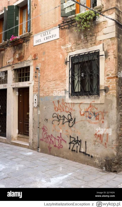 LazyInitializationException - @wuwuiks: Dobre porównanie bo akurat w Wenecji też są t...