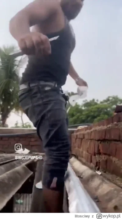 litosciwy - @HardWax jeszcze ten nóż ( ಠ_ಠ)