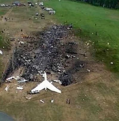 Szalom - @awres: A tego już nie pokażesz zdjęcia? XD

Ten samolot rozbił się lecąc no...