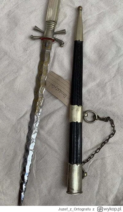 JuzefzOrtografu - Takie coś znalazłem podczas remontu starego domu. Bylo pod podłogą ...