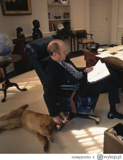 nowyjesttu - Prezydent USA Gerald Ford i jego ukochany pies (suczka) Liberty w gabine...