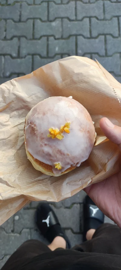 062sleeper - był pączek z marmoladą przed chwilą to teraz pojechałem po takiego z bud...