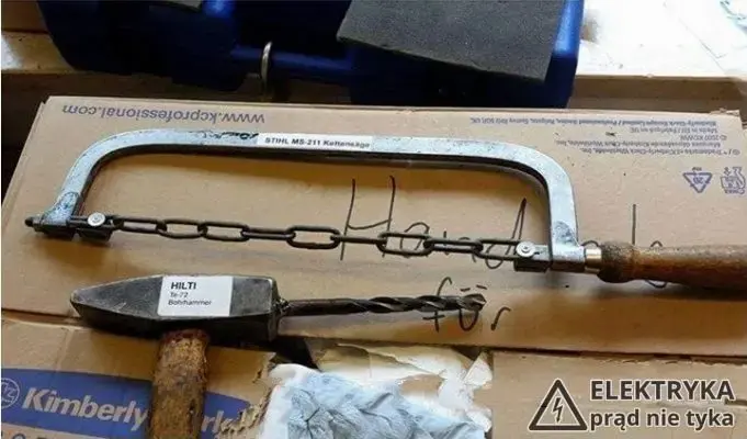 wtrzyparsekinakaladan - @uzytkownikwykoppl: kup sobie porządną młotowiertarkę i nie r...