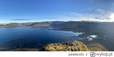 pawbeats - Tak wygląda widok ze szczytu Kirkjufell, najczęściej fotografowanej góry I...