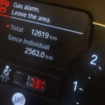 ysztyy - dziwny komunikat w bmw mi wyskoczył 
#samochody #motoryzacja