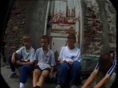 kkecaj - Jestem zły (2000)

Grupa dzieci z biednej dzielnicy Warszawy opowiada o swoi...