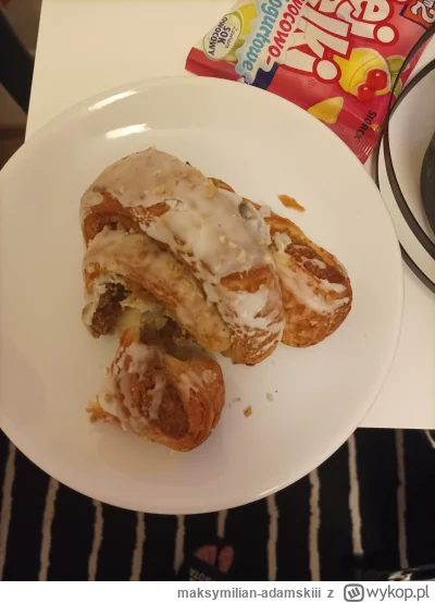 maksymilian-adamskiii - Rogal świętomarciński, pierwszy raz go próbuje i naprawdę zaj...