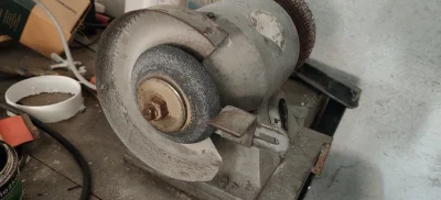 hukot - Ktoś się zna i wie jaki rozmiar tarczy może tu być zamontowany? Spadek po dzi...