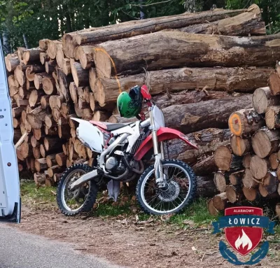 WarszawskiRozpylacz - Uderzył w tył maszyny do wycinki drzew #motocykliści #lowicz