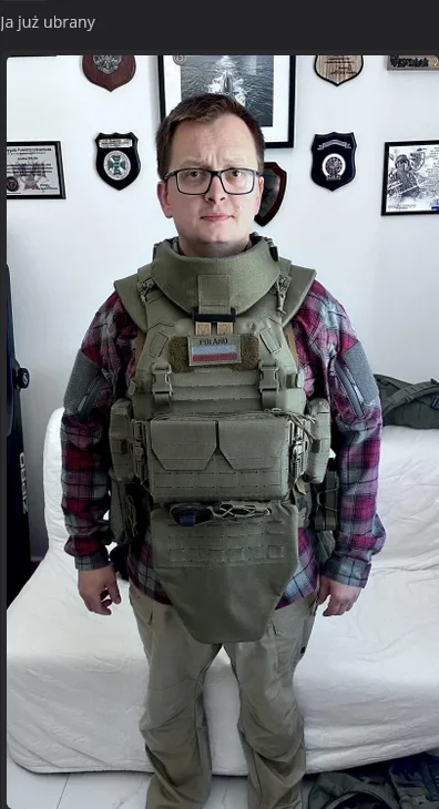 szyderczy_szczur - Wy już ubrani? 
#wojna