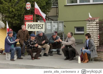 pastaallacarbonara - Władza informuje strajkujących, że zgromadzenie rozwiązano. 

#w...