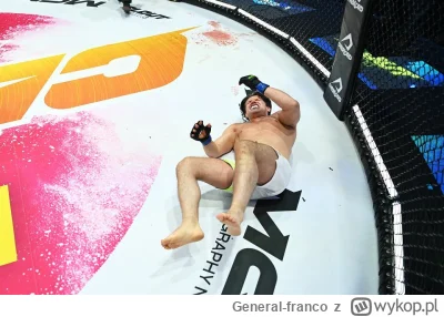 General-franco - Nie nie ja się go nie wystraszyłem, mi od urodzenia się trzęsą ręce ...