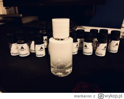 markaron - Pierwsze perfumy zrobione przez mojego ośmioletniego syna. Pachną trochę j...