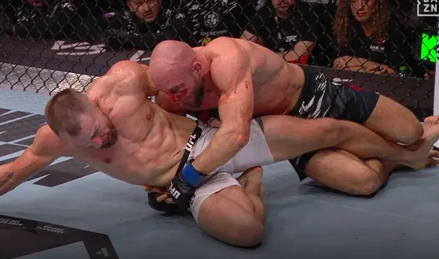 figus102 - #ufc szkoda że nik tego nie zauważył w narożniku Mateusza