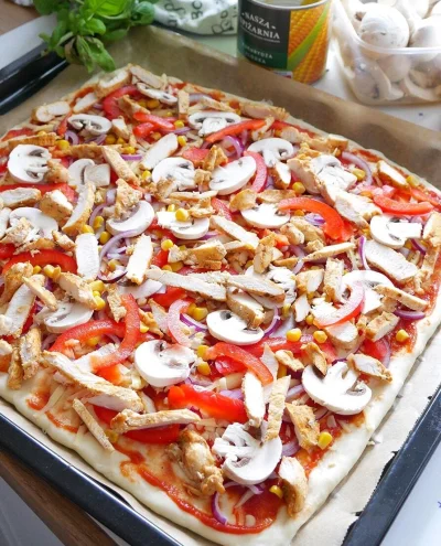 Zapaczony - Zaraz to cudo wskakuje do piekarnika ʕ•ᴥ•ʔ

Wesołych Świąt! 

#pizza #boj...