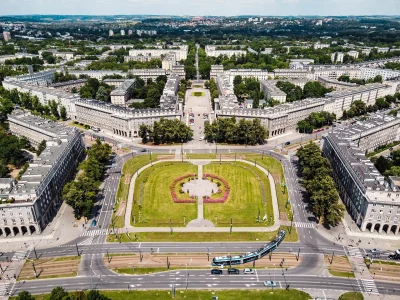 pro666full - @antywojo: takie miasta mają sens w pobliżu dużych metropolii, tak powst...