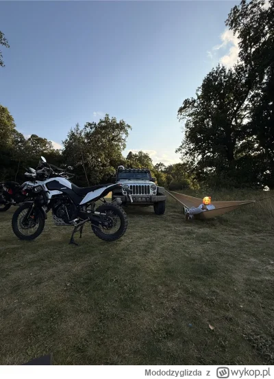 Mododzyglizda - Zrobiliśmy sobie małe obozowisko. Fajny ten Wrangler. Dobrze jak się ...