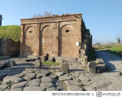 IMPERIUMROMANUM - Castellum Aquae w Pompejach

Castellum Aquae w Pompejach był dystry...