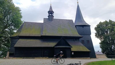 cultofluna - >drewniany kościół z XVIIw. w Żernicy.

@cultofluna: