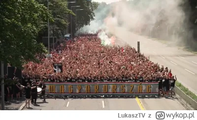 LukaszTV - Węgrzy maszerują na arenę w Stuttgardzie 
Trzeba przyznać robi wrażenie.. ...