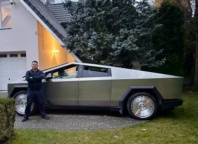 czerwonykomuch - Zdaniem prawactwa samochody elektryczne płoną, mają zasięg 200 metró...