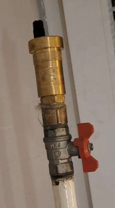 r5678 - Rozumiem że takie zawory nie służą do ręcznego odpowietrzania? 


Było fajnie...