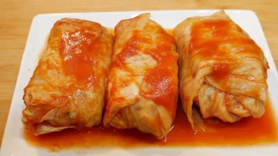 Mega_Smieszek - Ktoś wyjaśni dla mnie jak można jeść gołąbki? Śmierdzi to to, w środk...