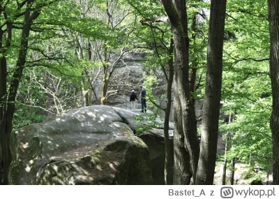 Bastet_A - Dzięki osobom na skale można dobrze zobaczyć jej wielkość.
#fotografia #mo...