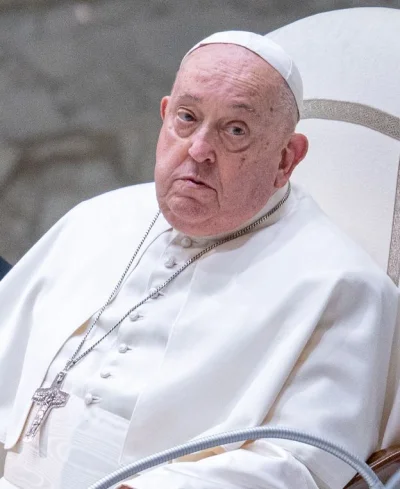 Momento83 - I co? Tak będziesz scrollował i nawet plusa nie dasz?

#papiez