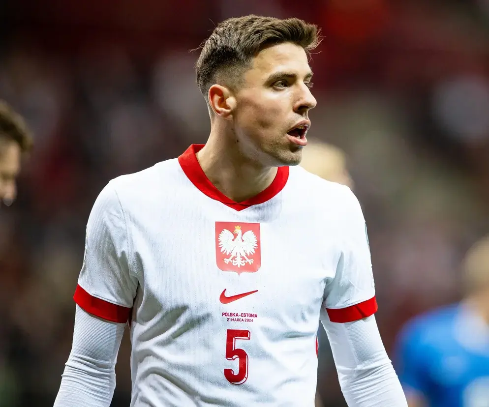 Owlosiaty-Dzik - Czasem mówi się że drużyna ma 12 zawodnika. 
Nasza ma dodatkowy chro...