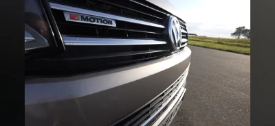 Dxe_ - @MatrymonialnyBogdan: on chyba pojechal na myjnie xD bo auto w innym ujęciu je...