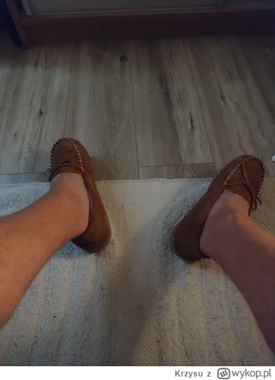 Krzysu - Kupiłem sobie laczki do siedzenia w domu i właśnie w nich siedzę w domu i je...