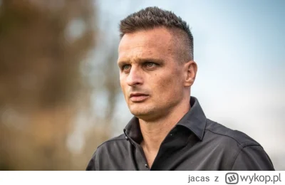 jacas - Wuja:
- nie lubi się z Lewym
- ostatnia robota to spadek do 1 ligi
- od 4 lat...