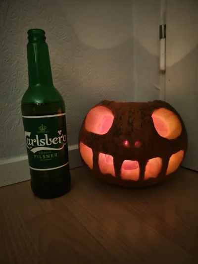 ZajawkowiczeQ - Dynia wycięta, p--o otworzon. Wesołego Halloween chuopy boże. Tylko n...