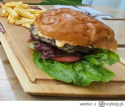 wildfist - Ostatnio jadłem dużego burgera z 250g mięsa do tego frytki, 39 zeta