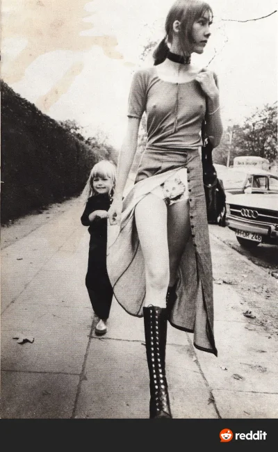 cheeseandonion - Mini-skirt backlash: The Maxi, 1971

Photo was taken by Werner Bokel...