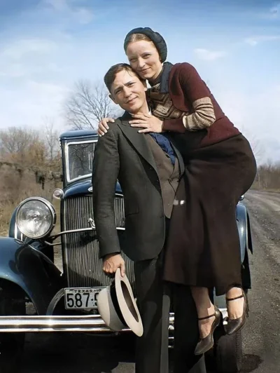 Monochrome_Man - Zobaczcie, znalazłem zdjęcie moich pra dziadków. 
Tacy młodzi i szcz...