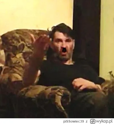 piSSowiec39 - Już pieje ze swojego bunkra.
#chlopakizraszei #danielmagical