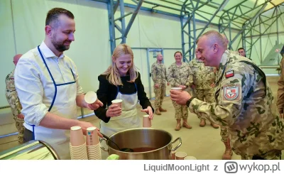 LiquidMoonLight - Wyobrażam sobie, jak na Kremlu analizują „potencjał obronny” Polski...