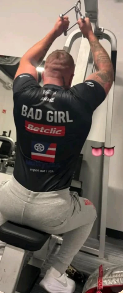 Chlor2115 - #famemma Haha a tego tak przeorali w więzieniu że zmienił pseudonim