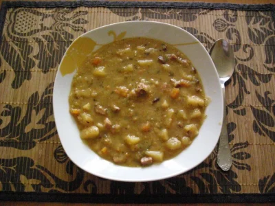 Uuroboros - @Huntley: Grochówka to najlepsza zupa, a wszyscy ci co jej nie lubią są m...