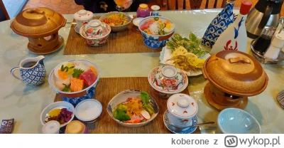 koberone - Sniadanie u loklasow w wiosce pod Fuji, nie dziwie sie czemu  oni tak dlug...