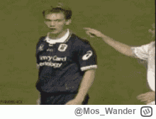 Mos_Wander - Uchwycony na kamerze moment ataku na aktywistkę.