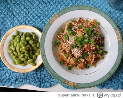 SuperFancyFretka - Panierowane tofu w sosie miodowo-sojowym, udon i edamame.
#gotujzw...