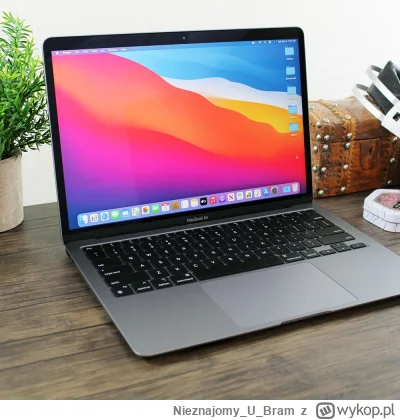 NieznajomyUBram - Na zdalne studia kupiłem sobie MacBooka Air żeby lepiej się uczyć. ...