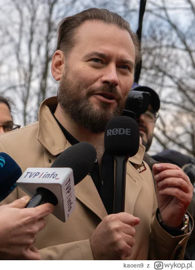 kaoen9 - #polityka #kanalzero #stanowski
Plujesz plusujesz! Taki sam funkcjonariusz p...